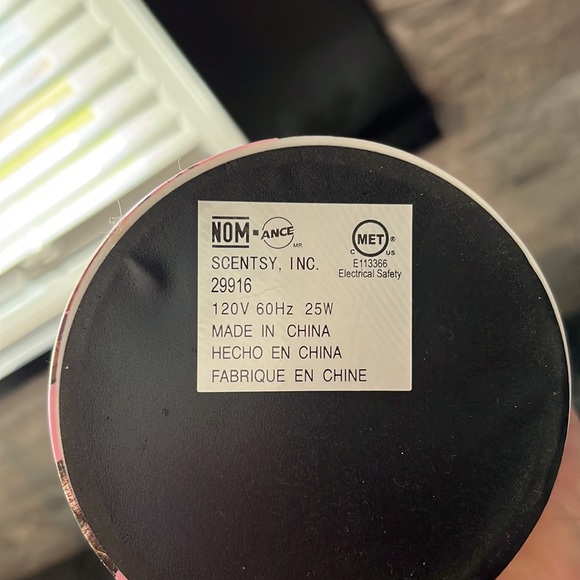 EUC Scentsy Mossy Oak Break-Up Pink - Picture 6 of 6